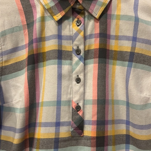 Christopher and banks halfway button down. - Picture 2 of 9